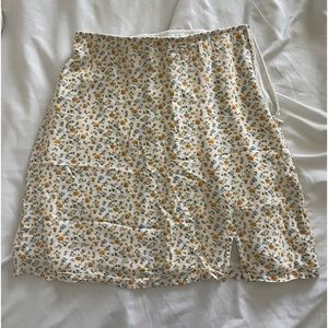 Hoister floral skirt